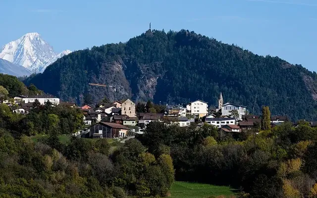 Pompe à chaleur à Grimisuat — village viticole au-dessus de Sion